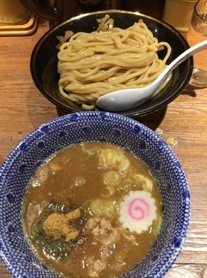 「つけめん並830円＋豚ほぐし180円」@六厘舎 大崎店の写真