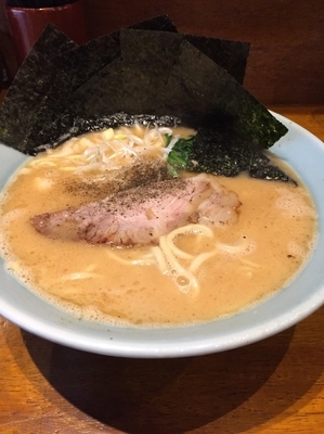 「らーめん(中)＋海苔」@らーめん南の写真