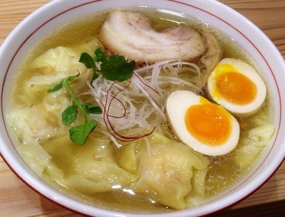 「海老ワンタン麺（塩）　1100円　とろたま100円」@利尻昆布ラーメン くろおびの写真