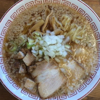「蔵出ししょうゆラーメン￥600円【背脂＆玉ねぎ入り】」@喜多方食堂 浅草本店の写真