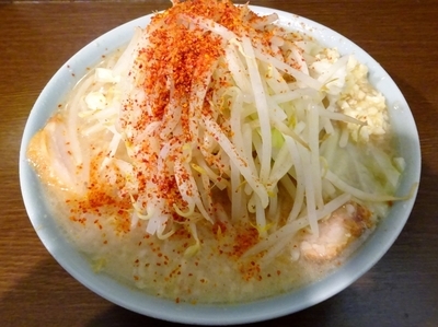 「小（700円：期間限定）ヤサイニンニクトウガラシ」@ラーメン二郎 JR西口蒲田店の写真