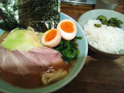 「全部のせラーメン（1,000円）+サービスライス」@横浜家系ラーメン 家家家 錦糸町店の写真