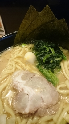 「醤油ラーメン750円」@横浜家系ラーメン 釜利家 大手町店の写真