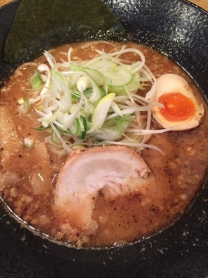 「黒（大盛り）」@麺屋 大申の写真