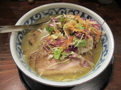 「グリーンカレーラーメン(850円)+チャーシュー」@らー麺屋 バリバリジョニーの写真