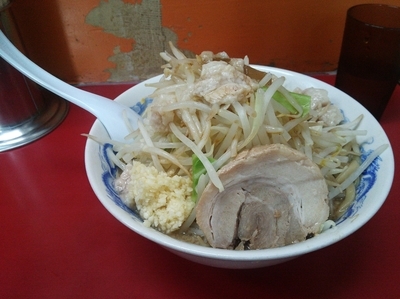 「ラーメン並 ヤサイニンニクアブラ増」@モッコリ豚の写真