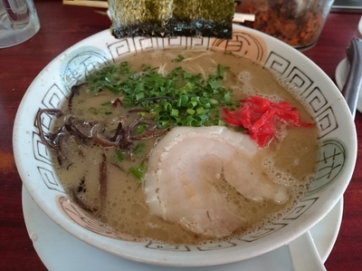 「らーめん700円＋特製おつまみ＆ビールetc」@博多長浜らーめん 楓神の写真