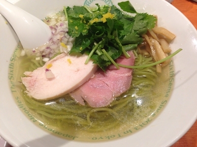 「塩グリーン麺柚子みつば」@麺屋 六感堂 Rock'anDoの写真