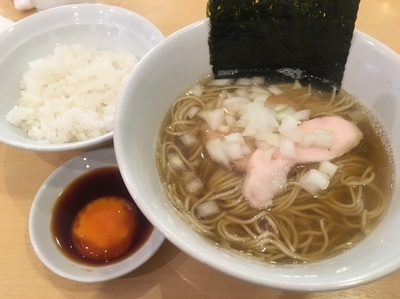 「煮干らーめん【平子】塩＋比内地鶏卵のづけ丼」@らーめん芝浜の写真