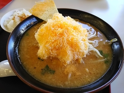 「【限定】チーズみそ　（大盛り：㋚券）　※ガーリックライス付」@くるまやラーメン 松本渚店の写真