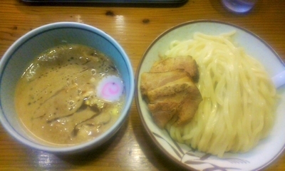 「濃厚つけ麺・中盛＋半チャーシュー」@銀座 朧月の写真