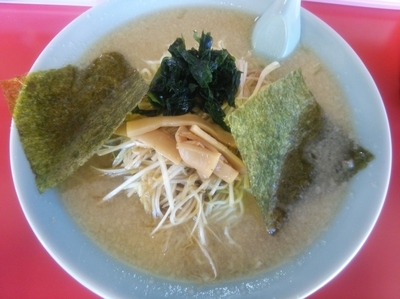 「ネギラーメン大盛（硬め、アブラ多め）＋ネギ増」@ラーメンショップ 薮塚店の写真
