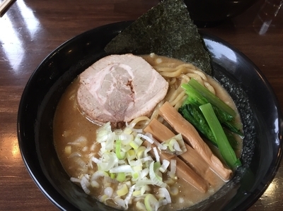 「とんこつ醤油(大盛り)」@つけめん・らーめん活龍 水戸米沢店の写真