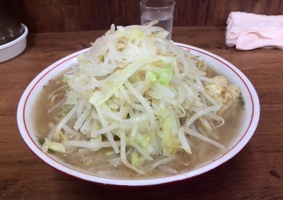 「普通盛 700円(ヤサイ・ニンニク)」@ラーメン二郎 品川店の写真