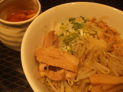 「まぜそば　８４０円」@つけめんTETSU 横浜ランドマークプラザ店の写真