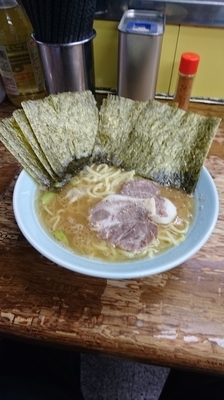 「ラーメン かため 海苔まし」@まこと家の写真