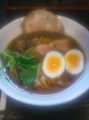 「にほんいち醤油そば」@麺巧 潮の写真