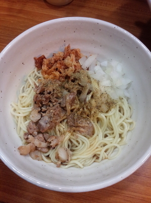 「醤油ラーメン＋油そば風替玉（700円＋250円）写真は替玉」@いのうえの写真