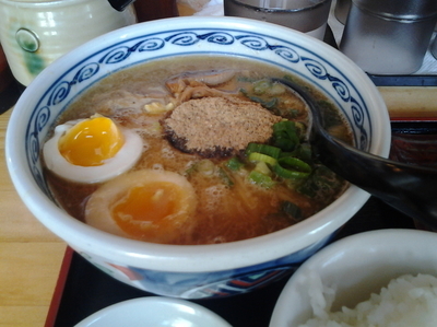 「魚介豚骨ラーメン」@逸品堂の写真