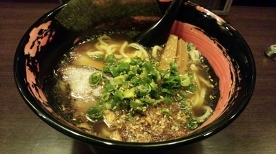 「熟成醤油豚そば」@ら～麺酒場いかり屋の写真