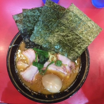 「チャーシューメン750円+味玉50円」@家系総本山 ラーメン吉村家の写真