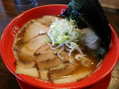 「豚骨醤油　（大盛り：サービス券）＋きまのせ」@きまぐれ八兵衛 安曇野本店の写真