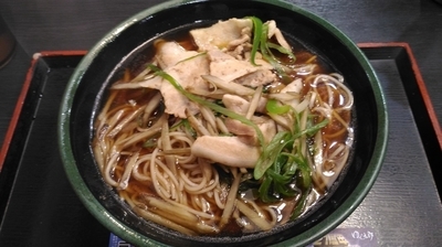 「肉南蛮そば（520円）　大盛り（クーポン）」@ゆで太郎 南青山一丁目店の写真