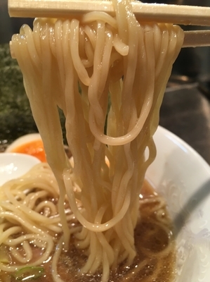 「鶏醤油 (開化楼多加水系麺バージョン)」@さんじの写真