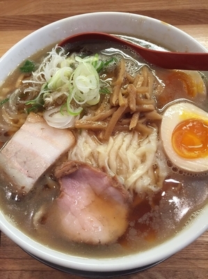 「喜多方ラーメン（煮干）大盛り」@麺や 七彩 八丁堀店の写真