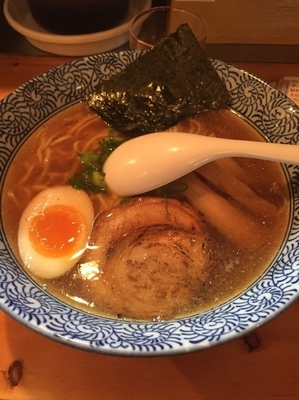 「しょうゆラーメン中」@浅沼屋の写真