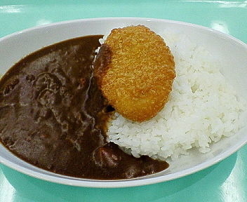 「カレー＋本日のトッピング（＋５０円）＝４１０円」@JAXA食堂の写真