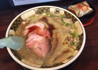 「すごい煮干しラーメン(820円)」@すごい煮干ラーメン凪 大久保北口店の写真