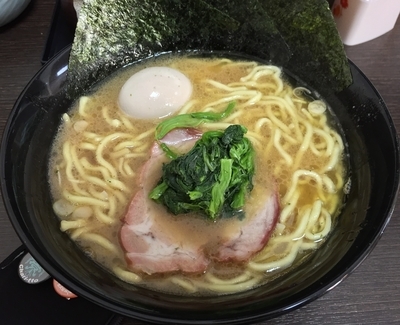 「とんこつラーメン＋味玉（￥700＋￥100）」@麺家かずの写真