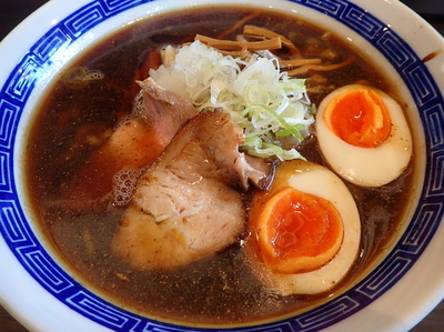 「煮干中華蕎麦・中盛＋半熟煮玉子」@中華蕎麦 こばやの写真