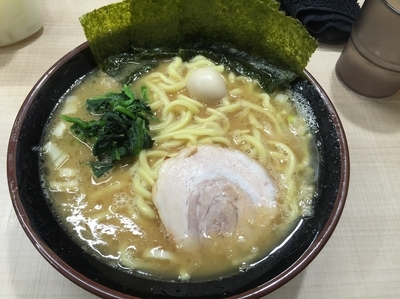 「正油ラーメン(680円)+小ライス(100円)」@逗子家の写真