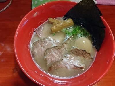 「白湯そば 平打ち麺 特増し」@讃岐ラーメン はまんど横須賀の写真