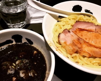 「黒 つけ麺（大）870円」@麺屋武蔵 武骨相傳の写真