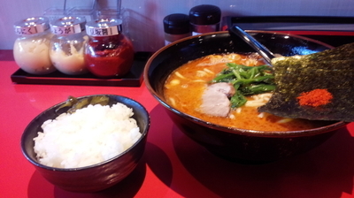 「辛らーめん中　小ライス」@横浜家系らーめん 清水家の写真