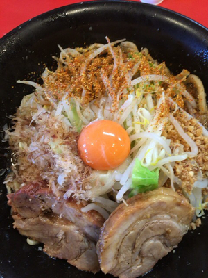 「まぜそば780円（トウガラシ、カリカリ、かつおぶし）」@麺屋 桐龍の写真