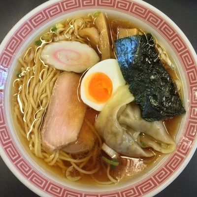 「ラーメン￥670円(トッピングワンタン＋150円)」@ラーメン大至の写真