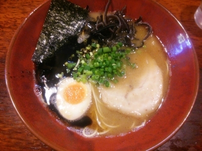 「熊本ラーメン・黒（ハリガネ）＋替玉（ハリガネ）」@麺屋 双喜の写真