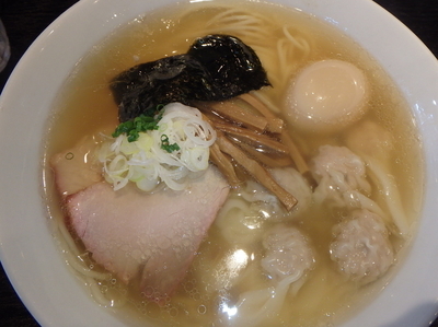 「ワンタンメン(塩)(880円)味玉(100円)」@支那ソバ 小むろの写真