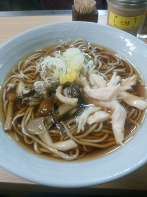 「鶏きのこそば430円」@大江戸そば 日暮里11・12号店の写真