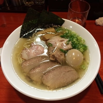 「中華そば 平打ち 大盛り 特トッピング」@讃岐ラーメン はまんど横須賀の写真
