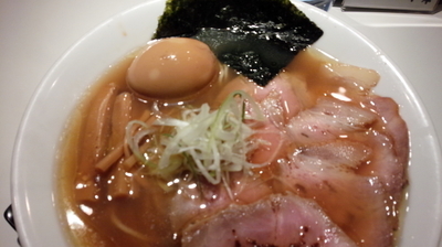 「煮豚そば＋味玉」@SOBAHOUSE金色不如帰の写真
