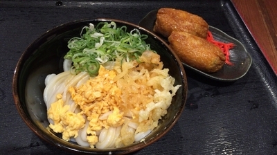 「ひやたま（小）360円、いなり寿司 （2個）200円」@讃岐うどん大使 東京麺通団の写真