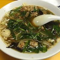 にらそば（670円）