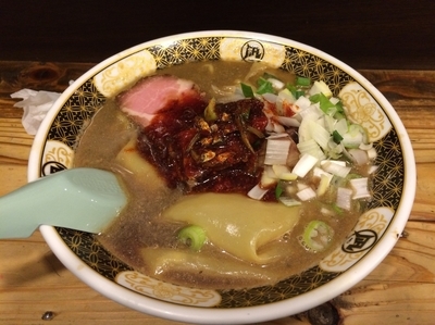 「すごい煮干しラーメン 銀タレ2辛」@すごい煮干ラーメン凪 新宿ゴールデン街店 本館の写真