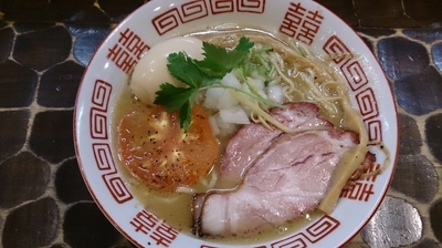 「【限定】濃厚渡り蟹蕎麦+味玉」@特級鶏蕎麦 龍介の写真