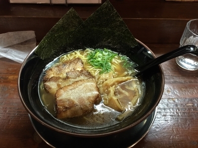 「黒ラーメン チャーシュー 800円」@麺家りょうま本堂の写真